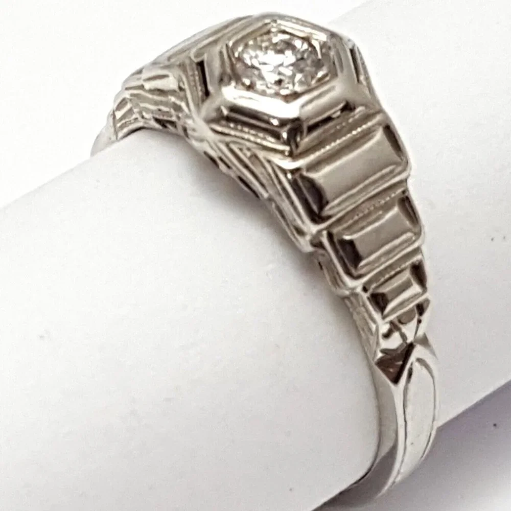 Vintage 18K Solid White Gold Ladies Designer Diamond Wedding Engagement Ring